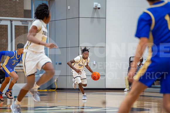 251124 CE King vs Conroe Boys Basketball - Natalya Chicas-20