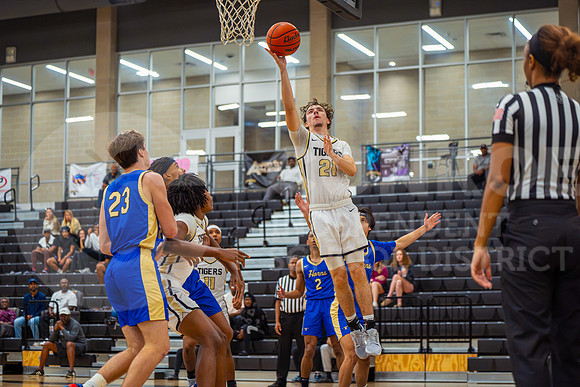 251124 CE King vs Conroe Boys Basketball - Natalya Chicas-23