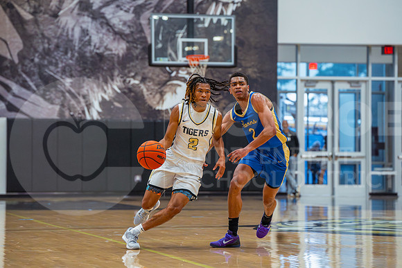 251124 CE King vs Conroe Boys Basketball - Natalya Chicas-35
