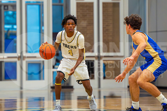 251124 CE King vs Conroe Boys Basketball - Natalya Chicas-38