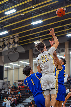 251124 CE King vs Conroe Boys Basketball - Natalya Chicas-40