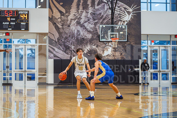 251124 CE King vs Conroe Boys Basketball - Natalya Chicas-41