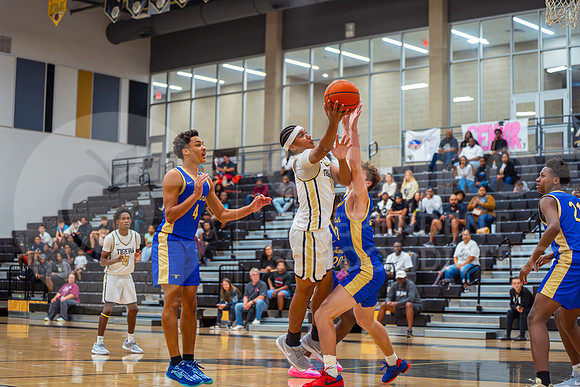 251124 CE King vs Conroe Boys Basketball - Natalya Chicas-42