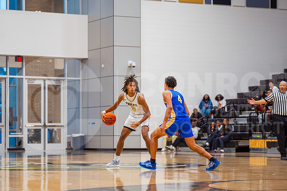 251124 CE King vs Conroe Boys Basketball - Natalya Chicas-44
