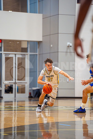 251124 CE King vs Conroe Boys Basketball - Natalya Chicas-48