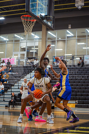 251124 CE King vs Conroe Boys Basketball - Natalya Chicas-47