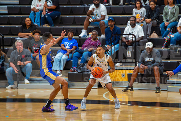 251124 CE King vs Conroe Boys Basketball - Natalya Chicas-51