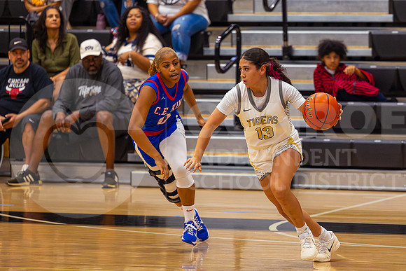 251124 CE King vs Conroe Girls Basketball - Natalya Chicas-1