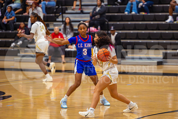 251124 CE King vs Conroe Girls Basketball - Natalya Chicas-3