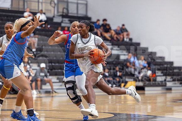 251124 CE King vs Conroe Girls Basketball - Natalya Chicas-17