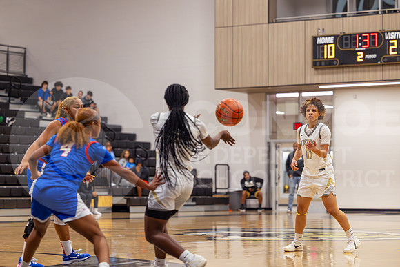 251124 CE King vs Conroe Girls Basketball - Natalya Chicas-19
