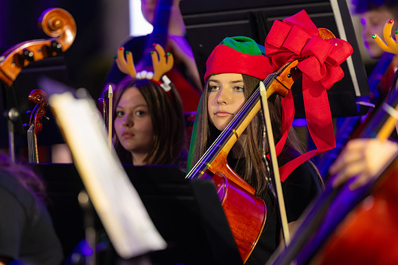 251208 Holly Jolly Jingle-4