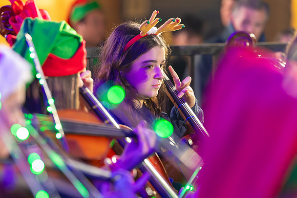 251208 Holly Jolly Jingle-8