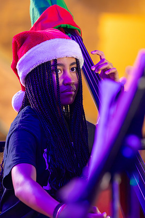 251208 Holly Jolly Jingle-11