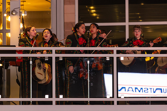 251208 Holly Jolly Jingle-17