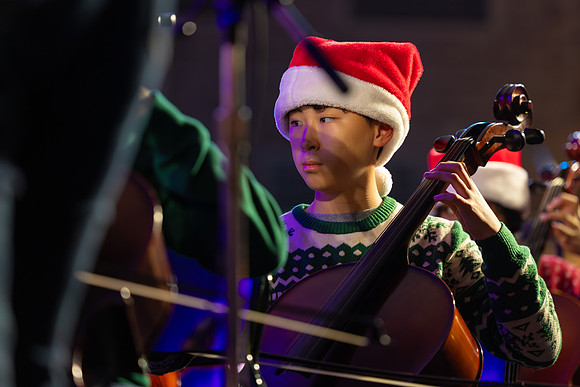 251208 Holly Jolly Jingle-21