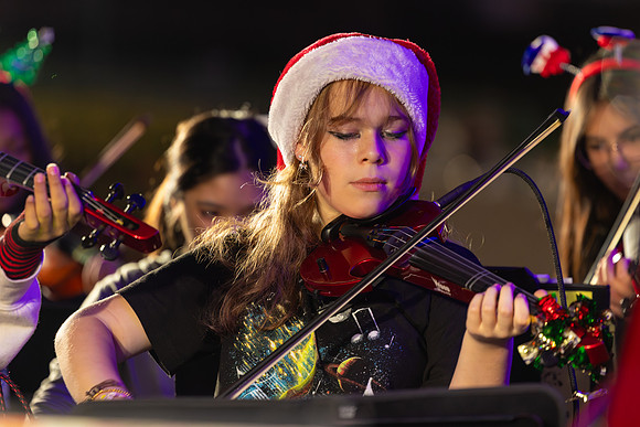 251208 Holly Jolly Jingle-30