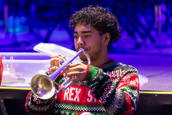251208 Holly Jolly Jingle-41