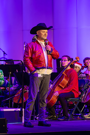 251208 Holly Jolly Jingle-49