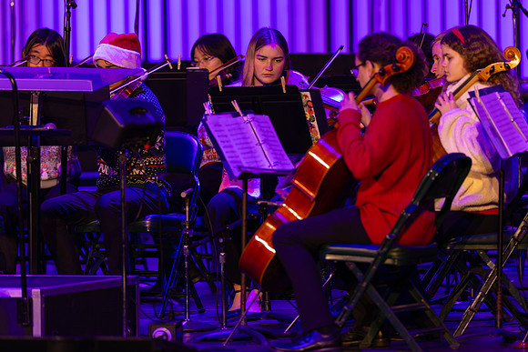 251208 Holly Jolly Jingle-54