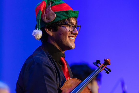 251208 Holly Jolly Jingle-78