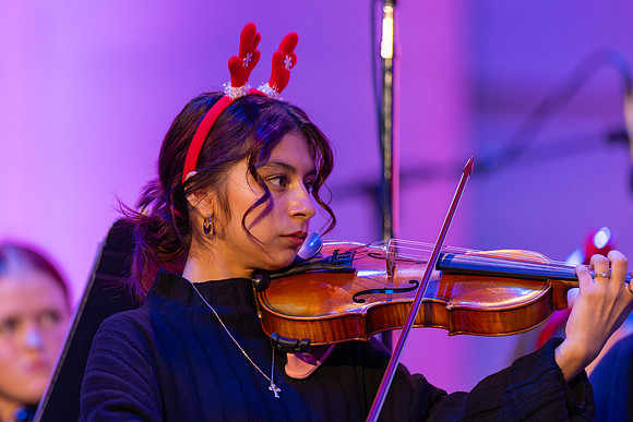 251208 Holly Jolly Jingle-90