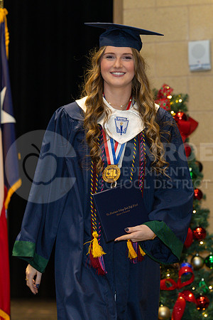 251215 Mid Year Graduation-26