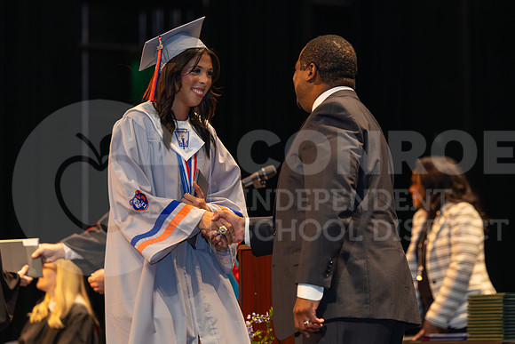 251215 Mid Year Graduation-36