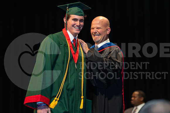 251215 Mid Year Graduation-41