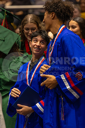 251215 Mid Year Graduation-45