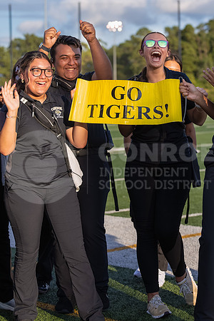 240830 Elsik vs CHS Football - Ainsley Stewart-21
