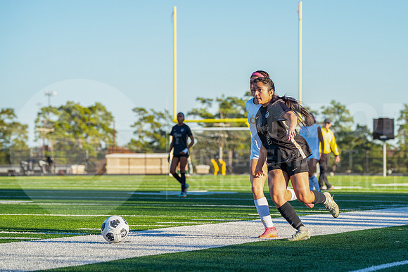 251218 Conroe vs Nimitz Soccer - Natalya Chicas-12