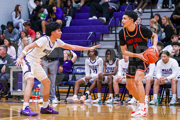 260120 Caney Creek vs Willis basketball - Noemi Gonzalez-17