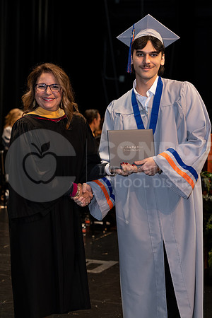 121222WinterGraduation-114