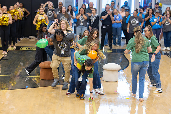 250808 CHS (Peet) Feeder Pep Rally-74