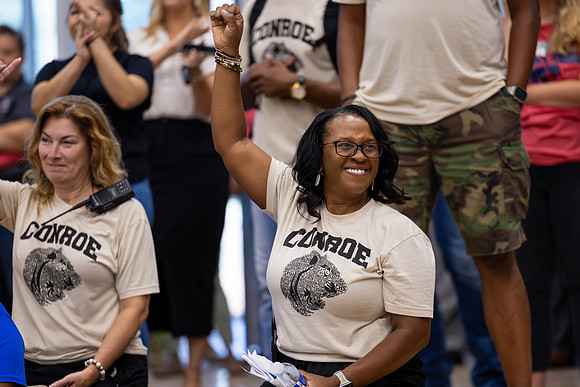 240809 Conroe Feeder Assembly-101