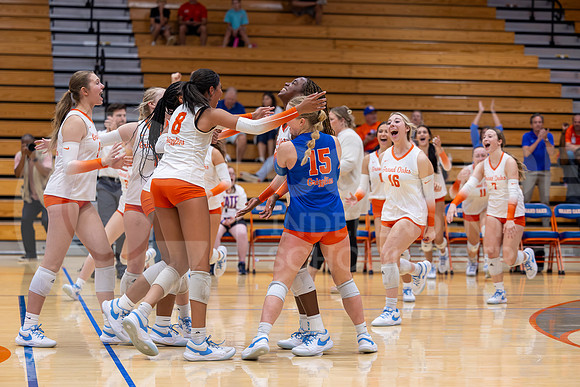 240827 TWHS vs GOHS Volleyball - Taryn Farnsworth-66