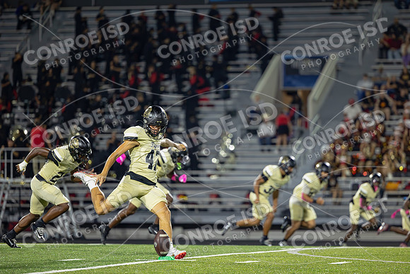 261008 Caney Creek vs Conroe Football - Riley Santler-22