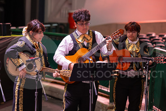 241205 Holly Jolly Jingle-18