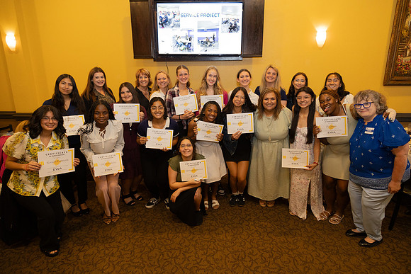 5Y2A3993
