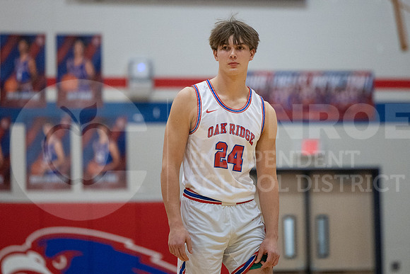 250108 CCHS vs ORHS Boys Basketball - Emma Warzon-12