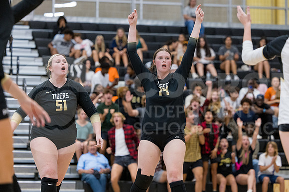 230901 TWHS vs CHS Volleyball-28