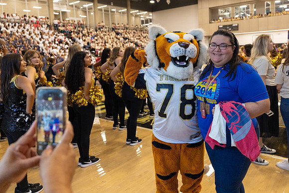 240809 Conroe Feeder Assembly-37