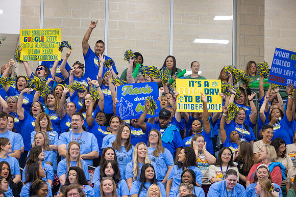 250808 CHS (Peet) Feeder Pep Rally-38