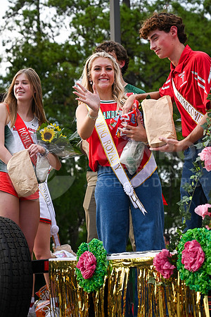 230927 Red and Green Parade - Taryn Farsnworth-25