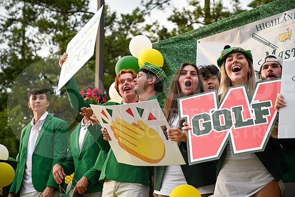 230927 Red and Green Parade - Taryn Farsnworth-26