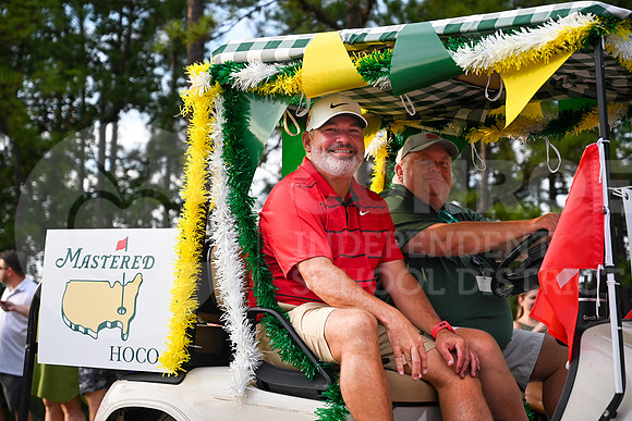 230927 Red and Green Parade - Taryn Farsnworth-28