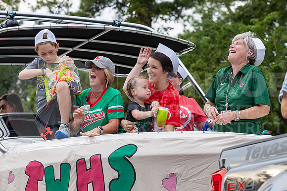 230927 Red and Green Parade - Taryn Farsnworth-59