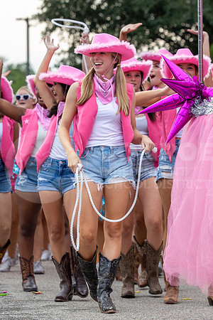 230927 Red and Green Parade - Taryn Farsnworth-66