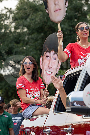 230927 Red and Green Parade - Taryn Farsnworth-81